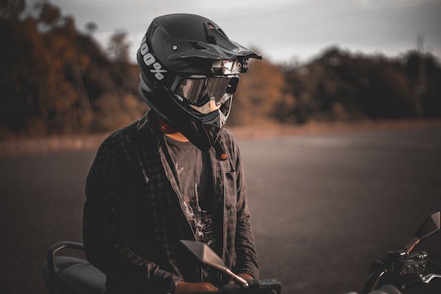 Kask otwarty czy zamknięty? Jaki kask motocyklowy wybrać?  